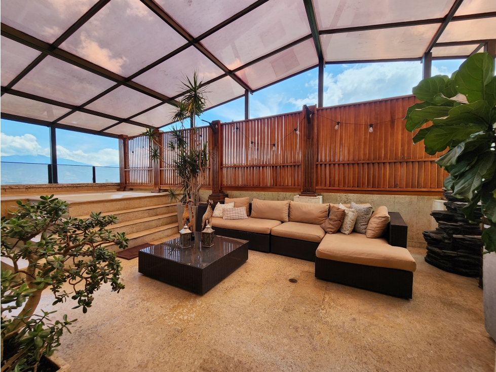 VENTA DE PENTHOUSE POBLADO 257M2 Y 50M2 DE TERRAZAS, REMODELADO