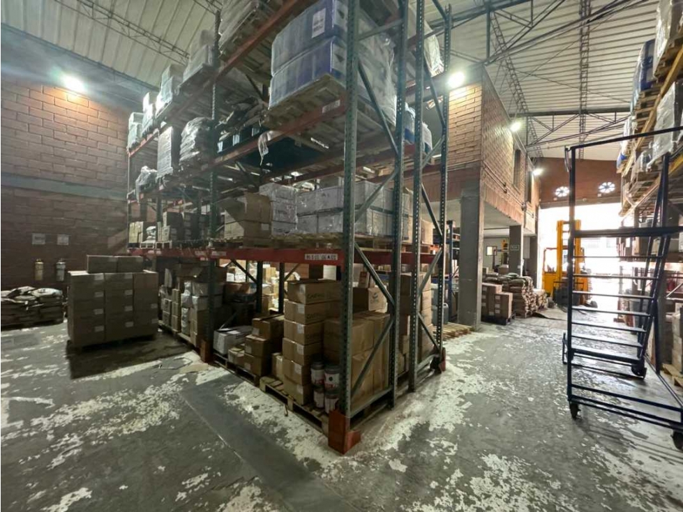 SUPER OPORTUNIDAD BODEGA EN EL MEJOR SECTOR Y MEJOR $/M2 Y EN UNIDAD - 1