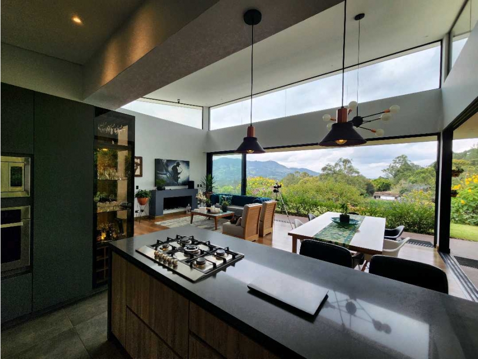 VENTA DE HERMOSA CASA EN LA CEJA, 1 NIVEL, UNIDAD CERRADA