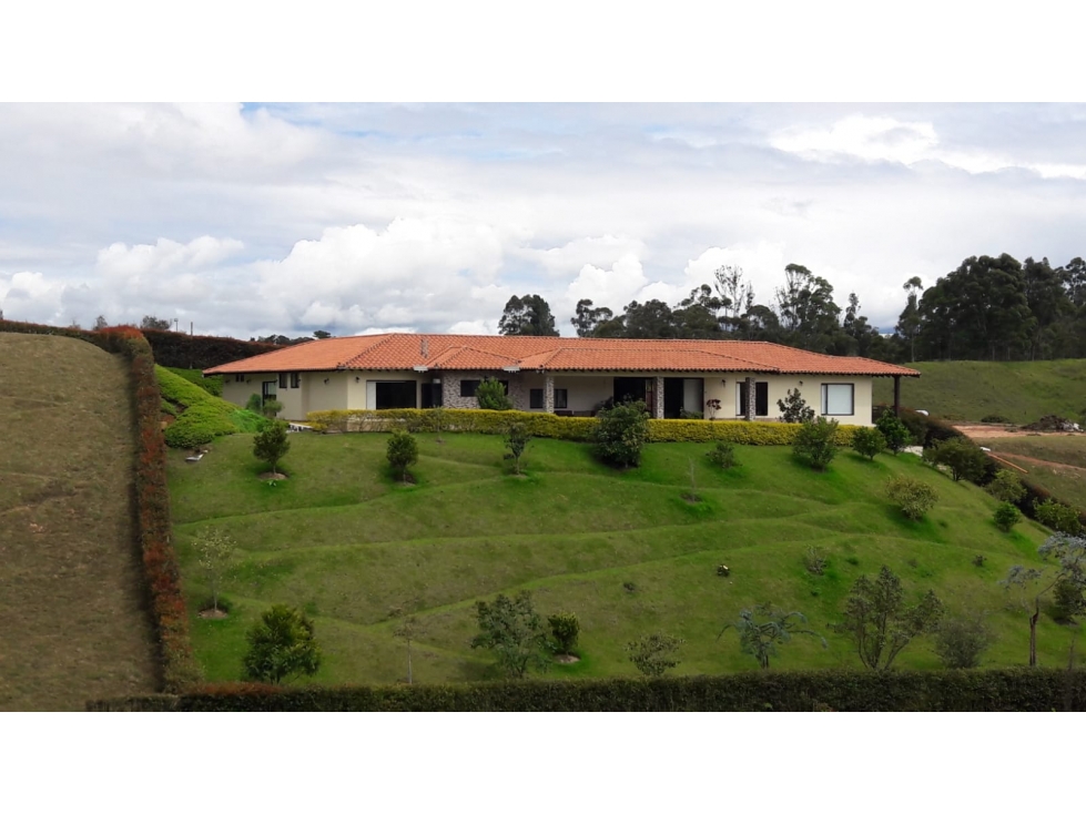 VENTA DE CASA EN ENTORNO CAMPESTRE, VIA SAN ANTONIO