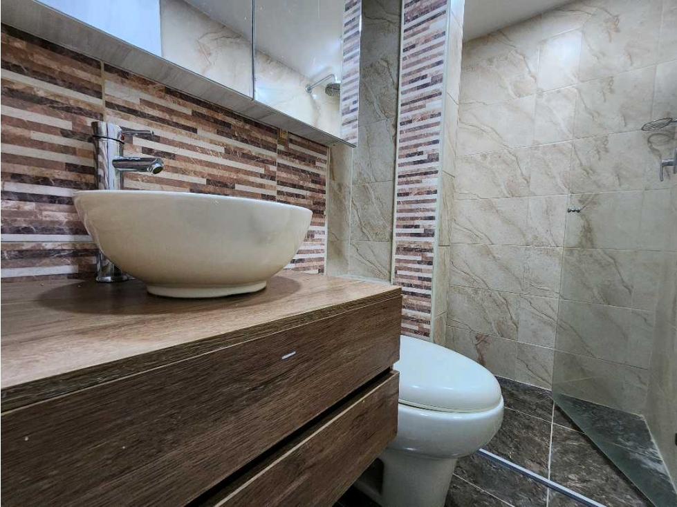 PRECIO OPORTUNIDAD APARTAMENTO POBLADO, REMODELADO, PARTE PLANA, UC — foto 6