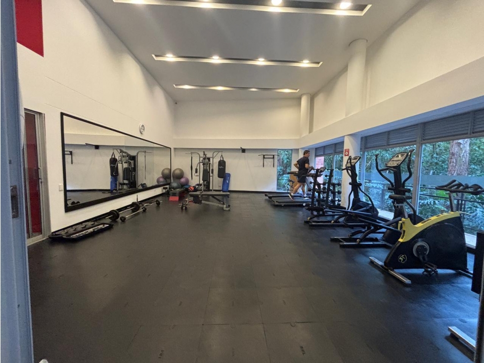 APARTAMENTO EN UNIDAD MUY FAMILIAR Y MODERNA DE SABANETA — foto 2