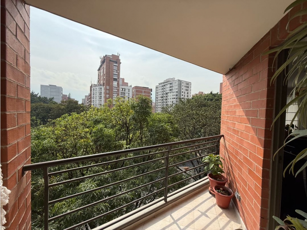 VENTA DE APARTAMENTO EN CONQUISTADORES CON ASCENSOR Y PORTERÍA — foto 4