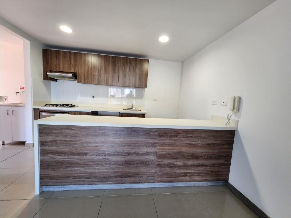 VENTA APARTAMENTO SABANETA, PISO ALTO HERMOSA VISTA, UNIDAD FAMILIAR — foto 3