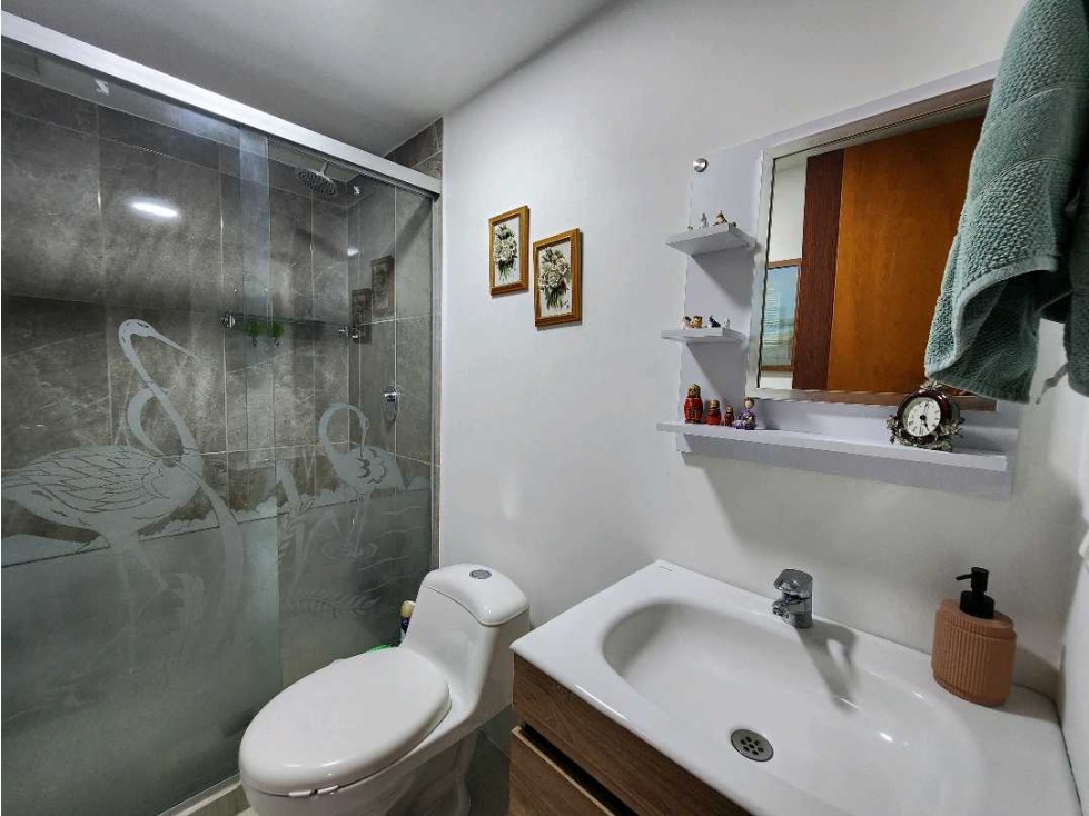 OPORTUNIDAD VENTA DE APARTAMENTO ENVIGADO PARTE PLANA Y EN UNIDAD — foto 2