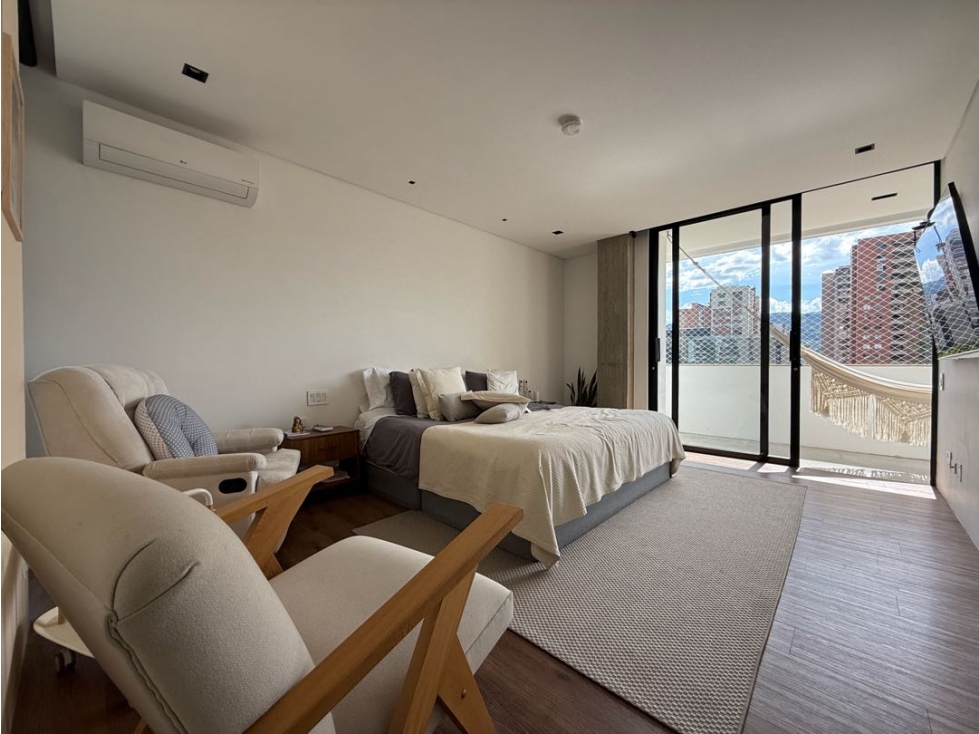 VENTA DE ESPECTACULAR APARTAMENTO REMODELADO EN EL POBLADO PARTE PLANA — foto 3