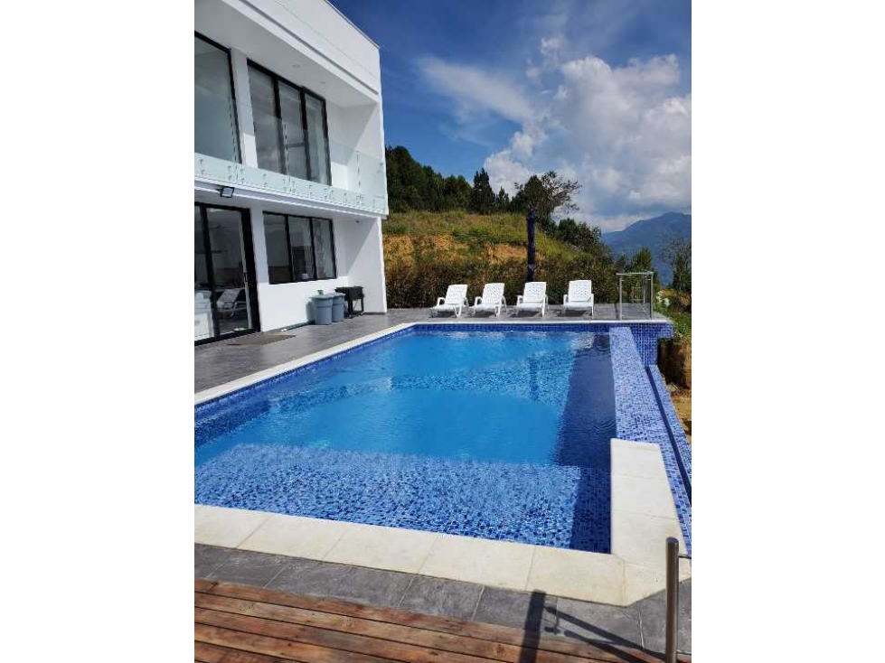 VENTA DE ESPECTACULAR CASA CON PISCINA A SOLO 20 MINUTOS DEL POBLADO — foto 6