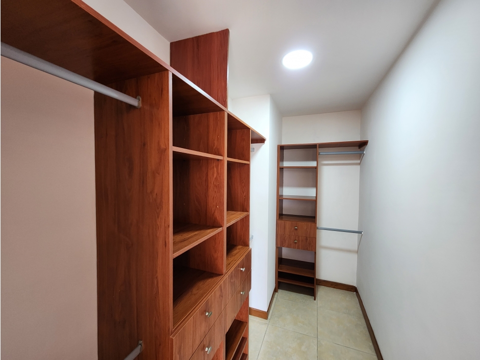 VENTA DE APARTAMENTO DUPLEX, EN EL POBLADO, UNIDAD COMPLETA — foto 3