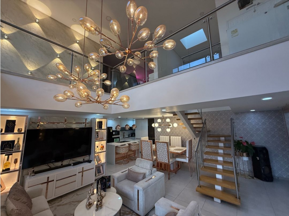 VENTA DE ESPECTACULAR PENTHOUSE MODERNO CON VISTA ENVIGADO PARTE PLANA — foto 2