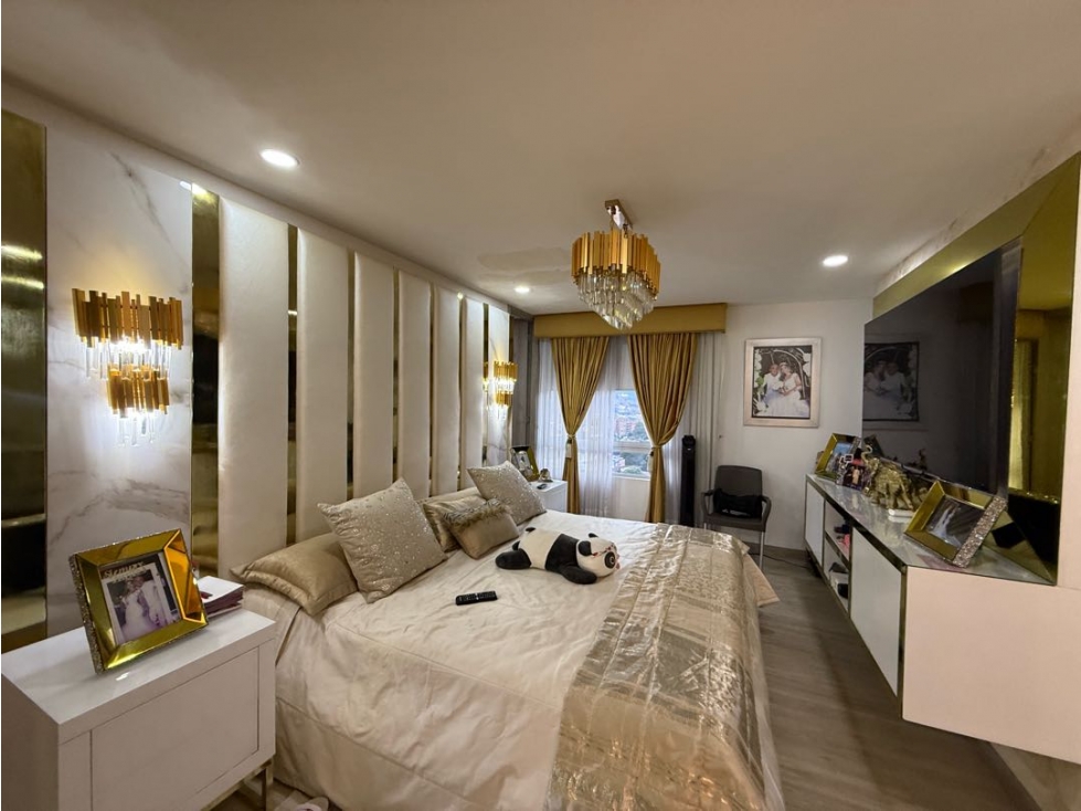 VENTA DE ESPECTACULAR PENTHOUSE MODERNO CON VISTA ENVIGADO PARTE PLANA — foto 4