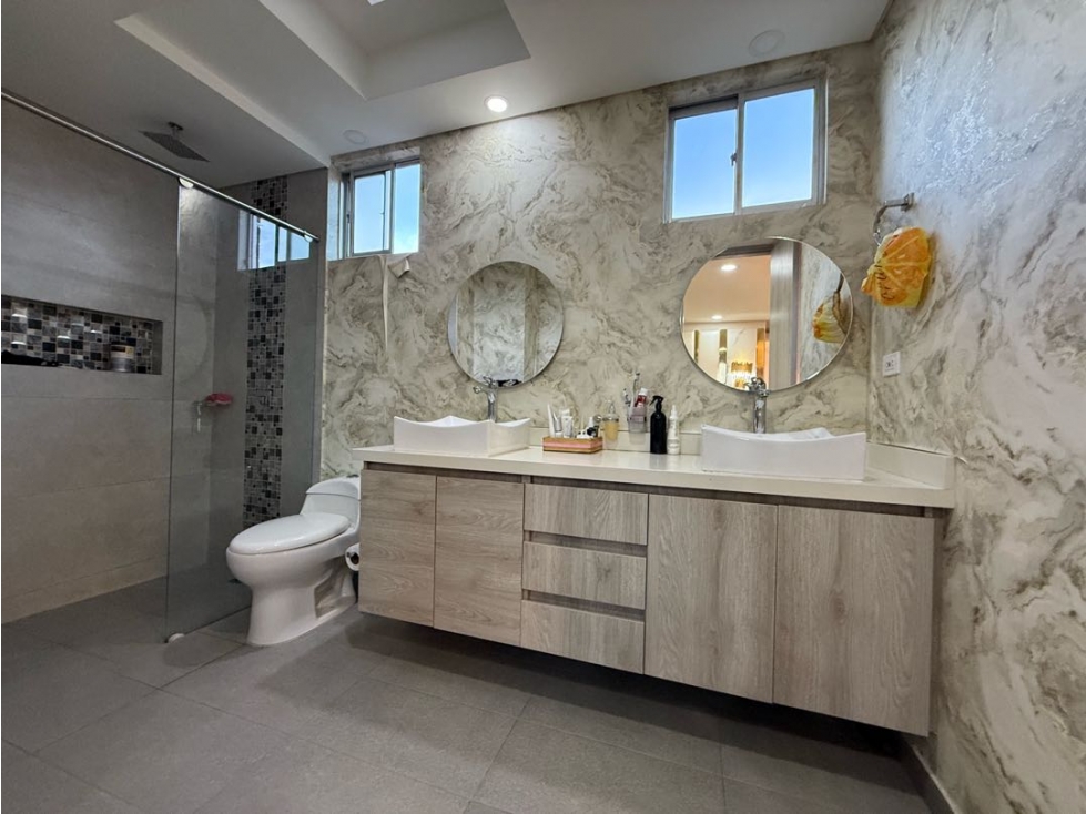 VENTA DE ESPECTACULAR PENTHOUSE MODERNO CON VISTA ENVIGADO PARTE PLANA — foto 5