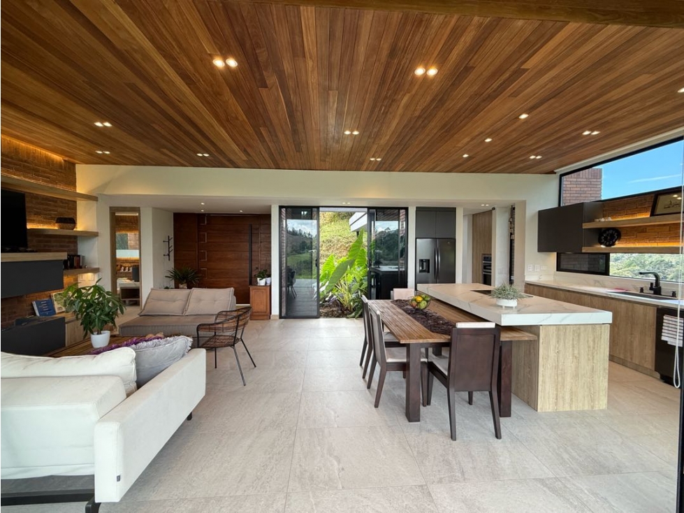 VENTA DE ESPECTACULAR CASA EN EL RETIRO DE UN SOLO NIVEL — foto 4