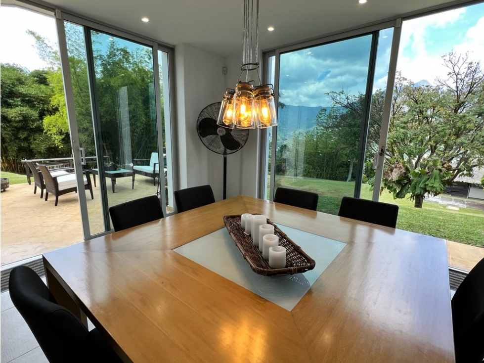 VENTA DE CASA CAMPESTRE MODERNA EN EXCLUSIVA UNIDAD, CERCA MEDELLÍN - 2
