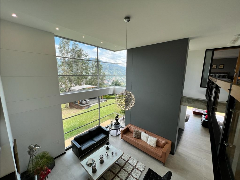 VENTA DE CASA CAMPESTRE MODERNA EN EXCLUSIVA UNIDAD, CERCA MEDELLÍN - 3