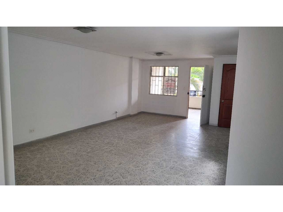 VENTA APARTAMENTO 2do Piso EN LAURELES NOGAL. MEDELLÍN. (BJ) — foto 2