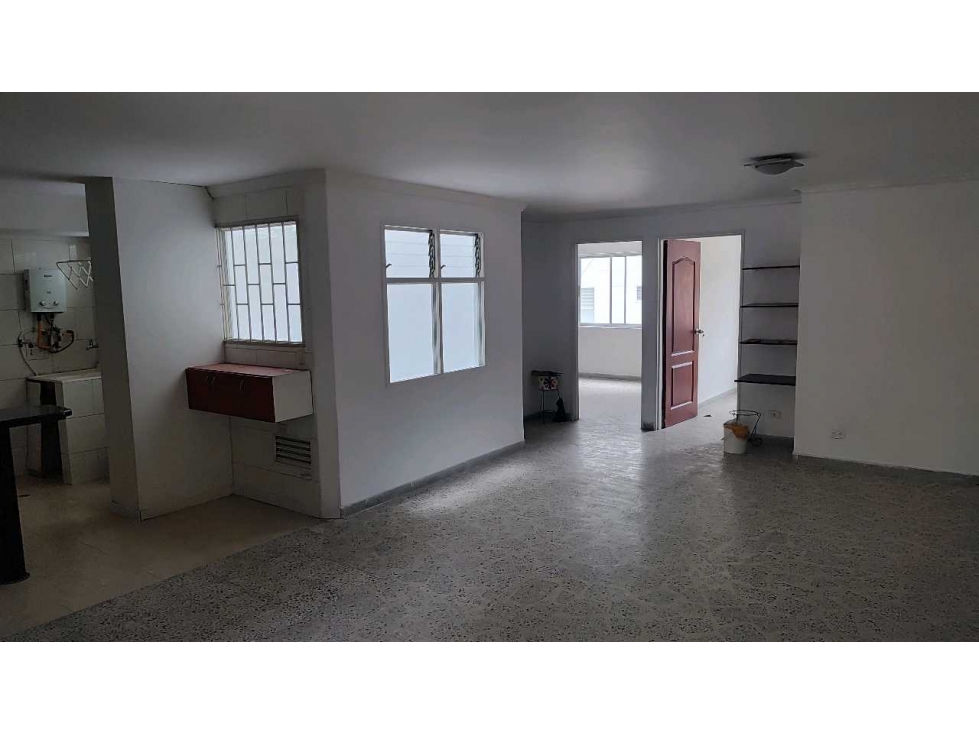 VENTA APARTAMENTO 2do Piso EN LAURELES NOGAL. MEDELLÍN. (BJ) — foto 3