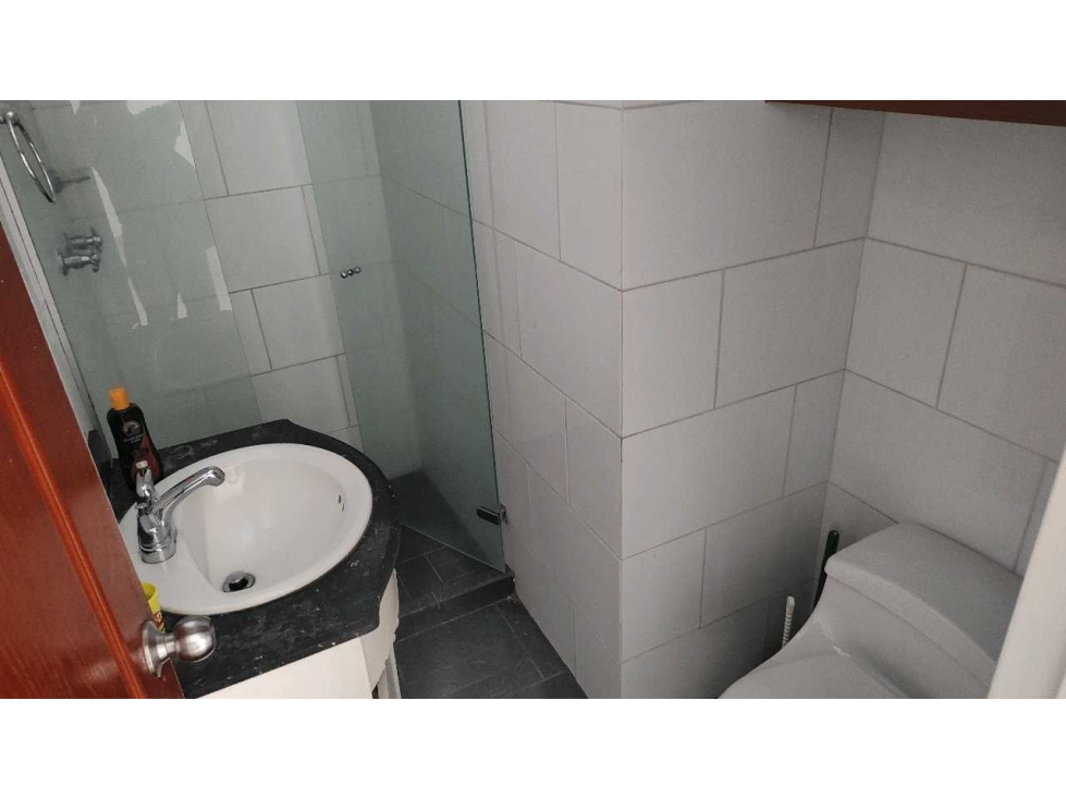 VENTA APARTAMENTO 2do Piso EN LAURELES NOGAL. MEDELLÍN. (BJ) — foto 6