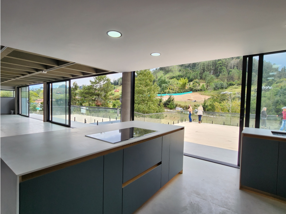 VENTA DE ESPECTACULAR CASA MODERNA EN EL RETIRO VIA LA CEJA EN UNIDAD — foto 3