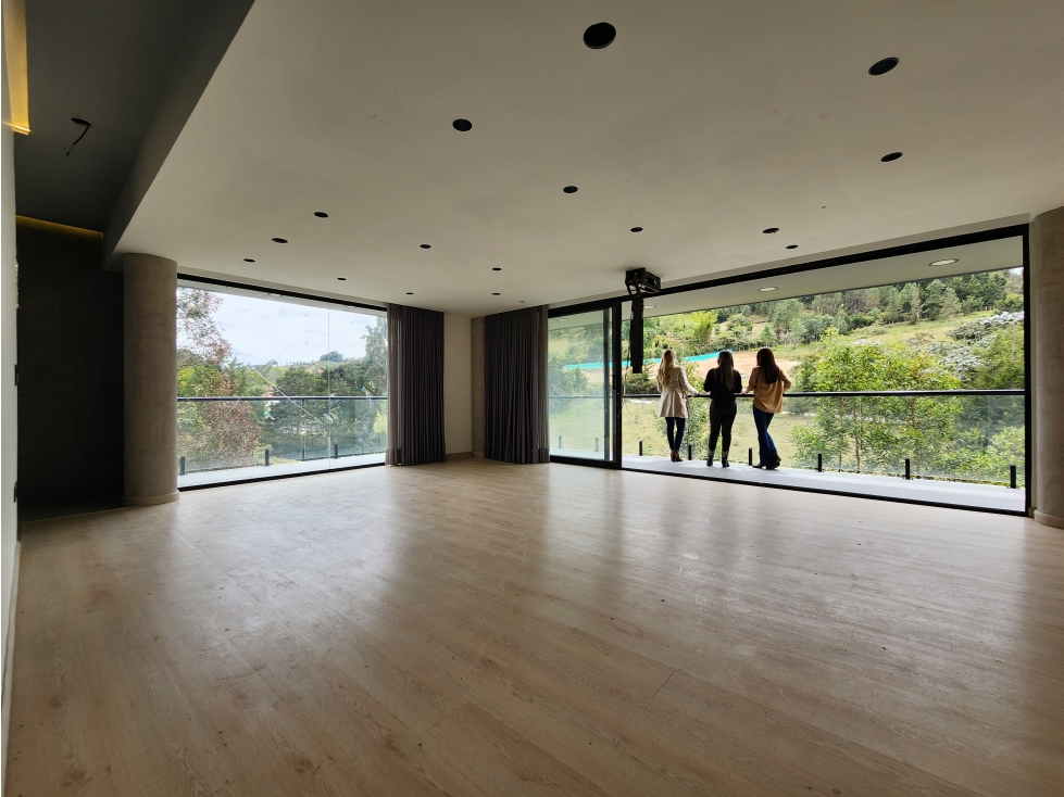 VENTA DE ESPECTACULAR CASA MODERNA EN EL RETIRO VIA LA CEJA EN UNIDAD — foto 5