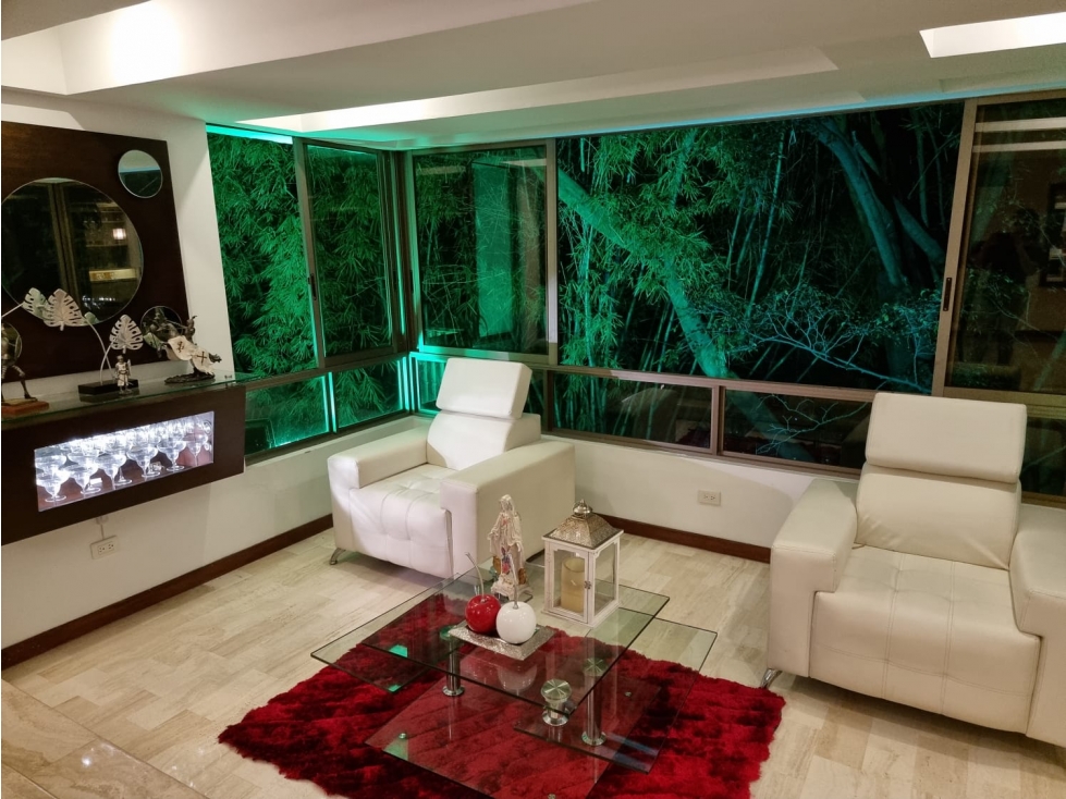 VENTA DE ESPECTACULAR APARTAMENTO TIPO CASA POBLADO, ENTORNO VERDE — foto 4