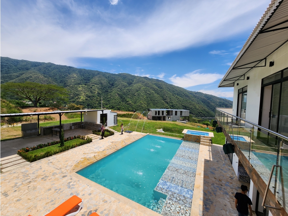 VENTA DE HERMOSA FINCA EN SAN JERONIMO CON PISCINA, AMPLIOS ESPACIOS — foto 6