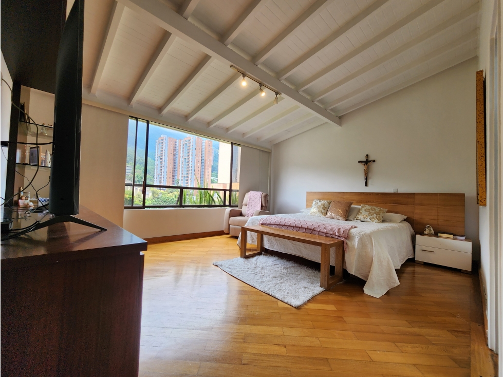 VENTA DE PENTHOUSE POBLADO 257M2 Y 50M2 DE TERRAZAS, REMODELADO — foto 4