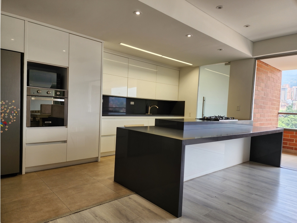 VENTA DE ESPECTACULAR PENTHOUSE, ENVIGADO PARTE PLANA Y CERCA DE TODO — foto 5