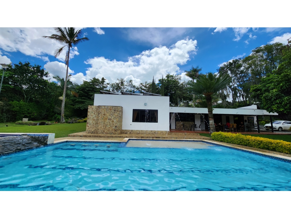 VENTA DE ESPECTACULAR CASA FINCA, A SOLO 30 MINUTOS DE EL POBLADO — foto 2