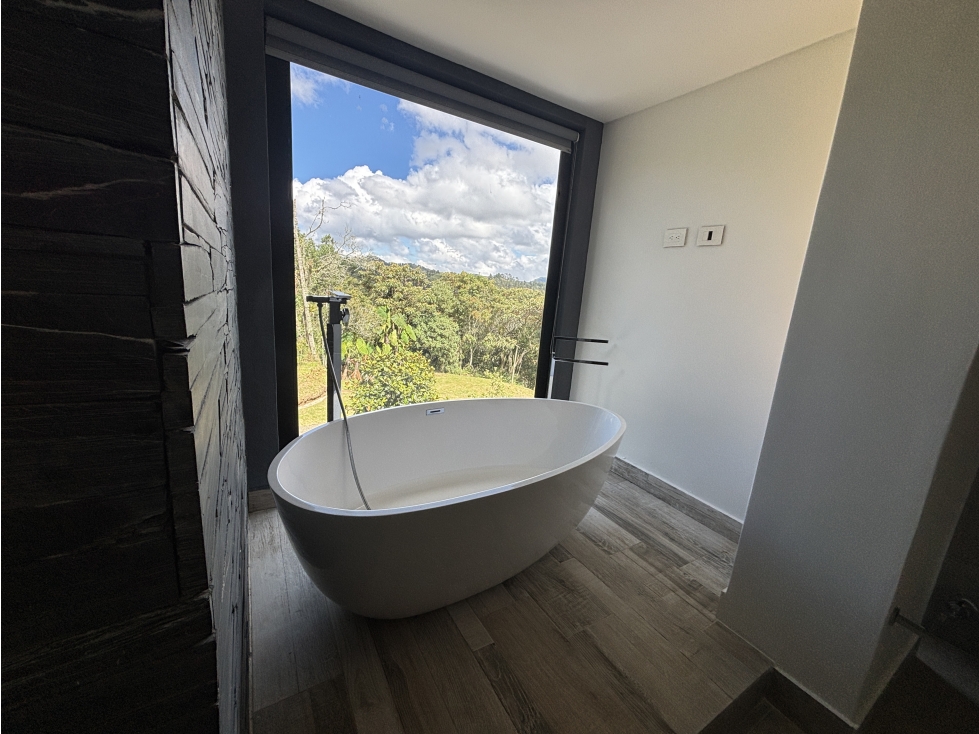 VENTA ESPECTACULAR CASA EN ENVIGADO CON VISTA, EL ESCOBERO — foto 5