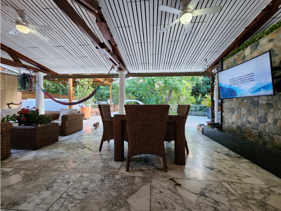 VENTA DE CASA EN EL POBLADO, ENTORNO VERDE ENCANTADOR — foto 6