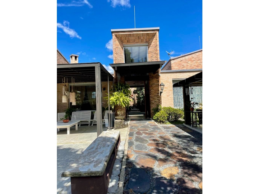 ESPECTÁCULAR CASA EN VENTA ALTO DE LAS PALMAS — foto 3