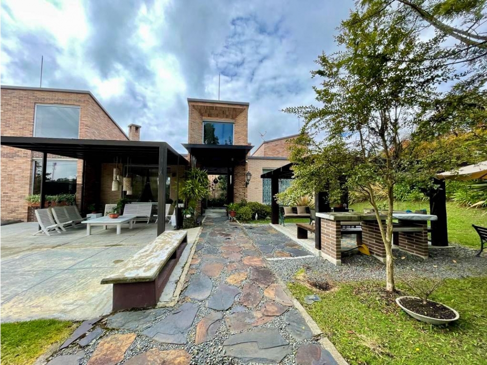 ESPECTÁCULAR CASA EN VENTA ALTO DE LAS PALMAS — foto 2