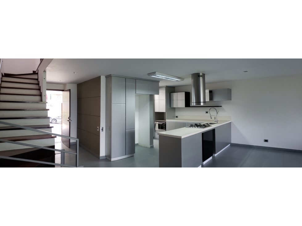 Venta Casa Trv Intermedia cerca Mall Distrito avignon 8959200