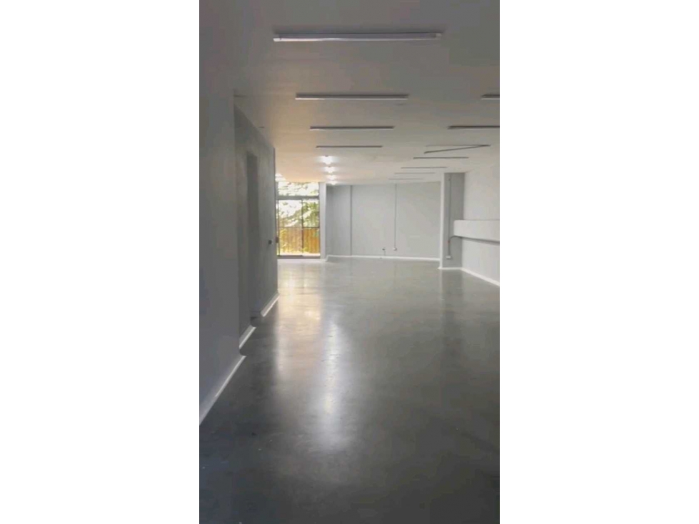 Alquiler Local Comercial Premium Plaza 9451201DL — foto 2