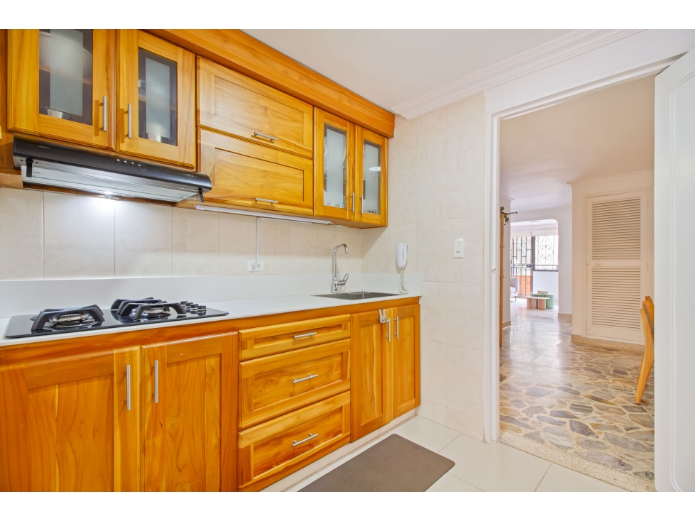VENTA APARTAMENTO AMOBLADO LAURELES MEDELLÍN