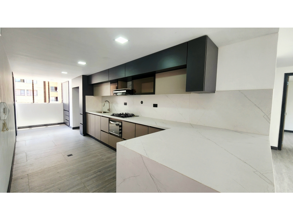 VENTA APARTAMENTO REMODELADO EN LAURELES