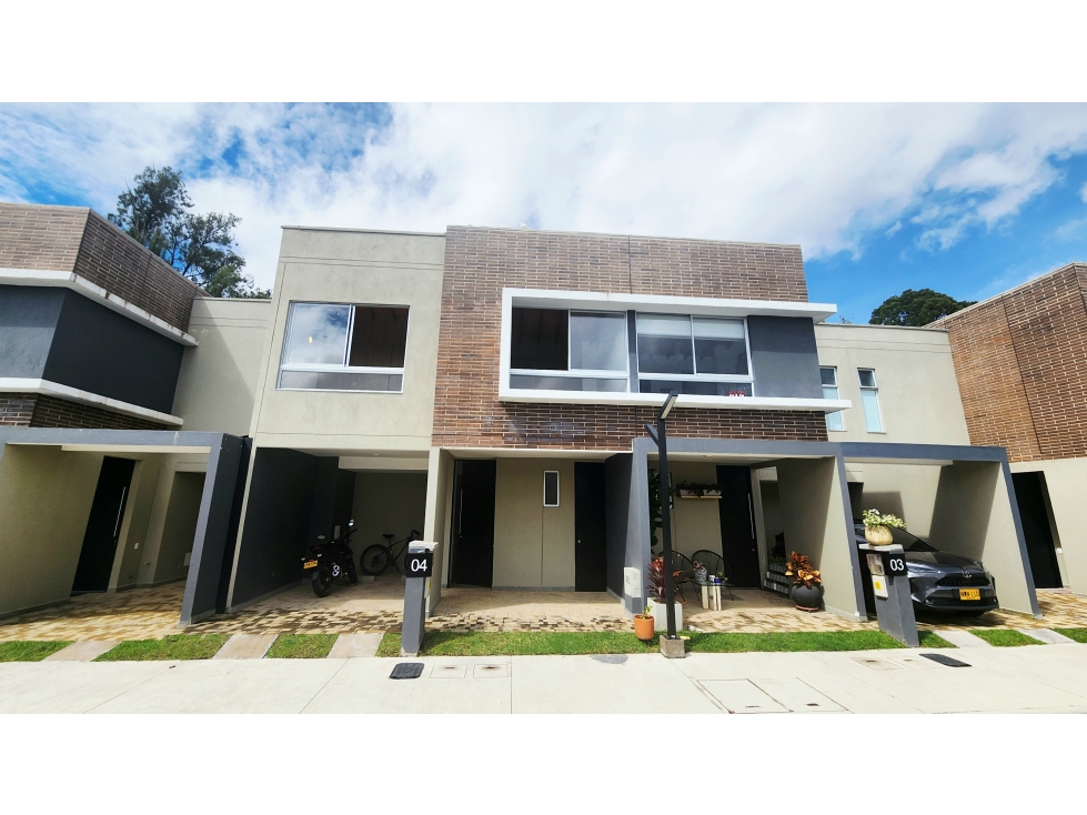 VENTA CASA 2 NIVELES PARA ESTRENAR LA CEJA