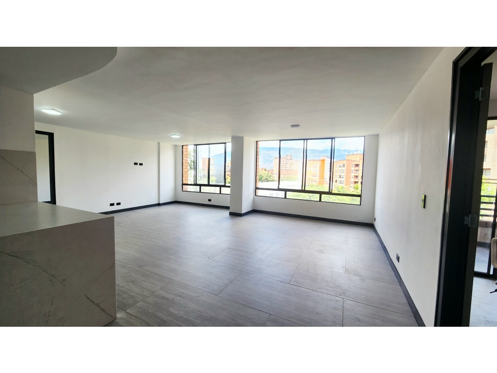 VENTA APARTAMENTO REMODELADO EN LAURELES — foto 3
