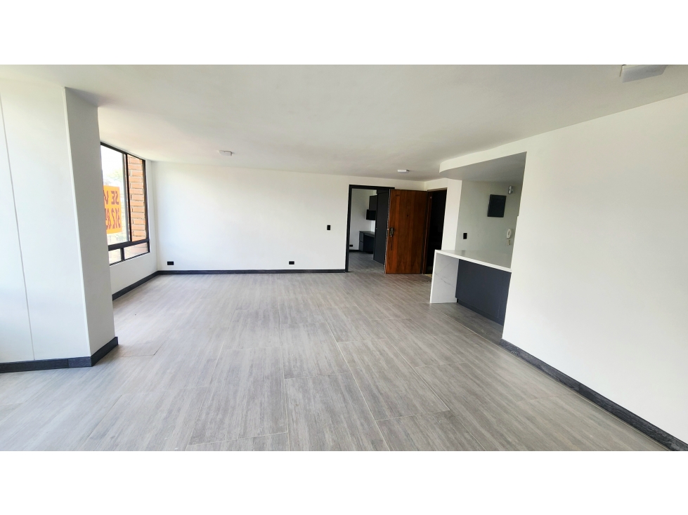 VENTA APARTAMENTO REMODELADO EN LAURELES — foto 4