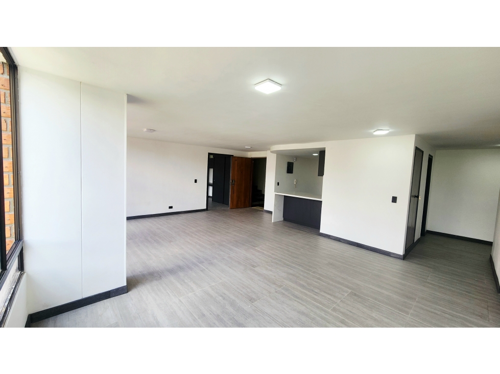 VENTA APARTAMENTO REMODELADO EN LAURELES — foto 5