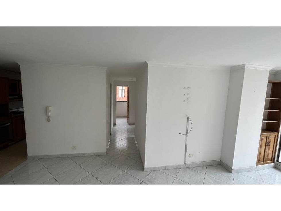 VENTA DE APARTAMENTO EN LOMA DE LOS BERNAL CON EXCELENTE VISTA — foto 6