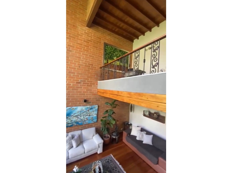VENTA CASA CON LINDO JARDIN - EL POBLADO — foto 3