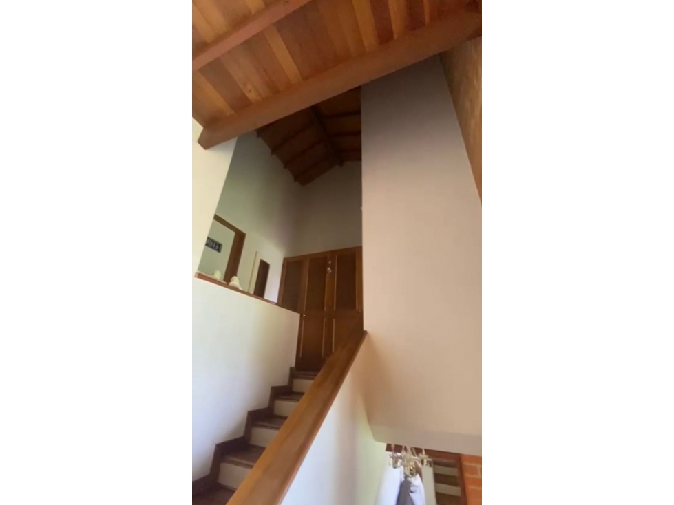 VENTA CASA CON LINDO JARDIN - EL POBLADO — foto 6
