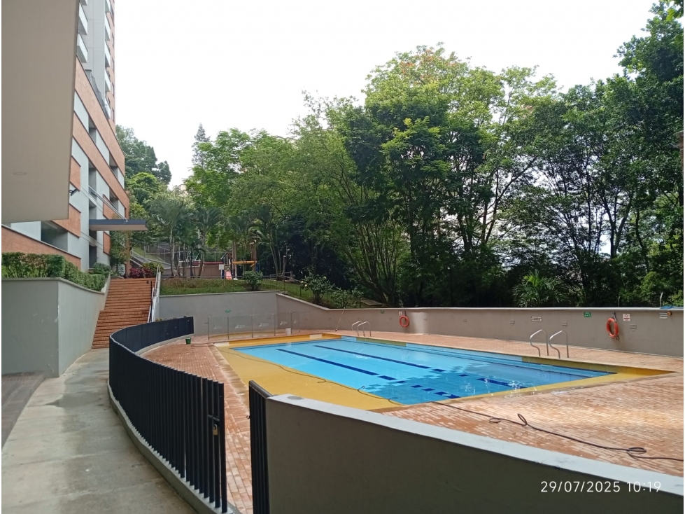 VENTA APARTAMENTO EN LOMA DE LOS BERNAL — foto 6