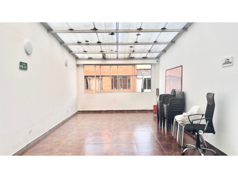 EDIFICIO DE OFICINAS EN VENTA RENTANDO, CIUDAD JARDÍN, BOGOTÁ — foto 2