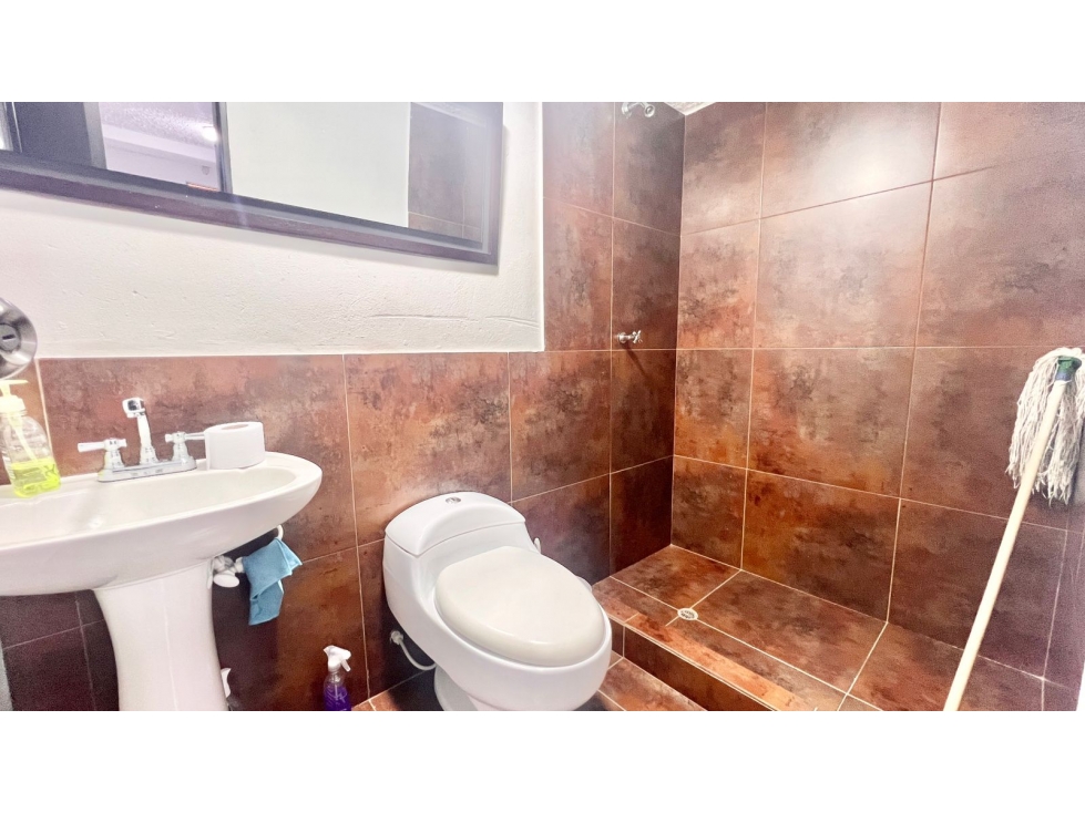 EDIFICIO DE OFICINAS EN VENTA RENTANDO, CIUDAD JARDÍN, BOGOTÁ — foto 6