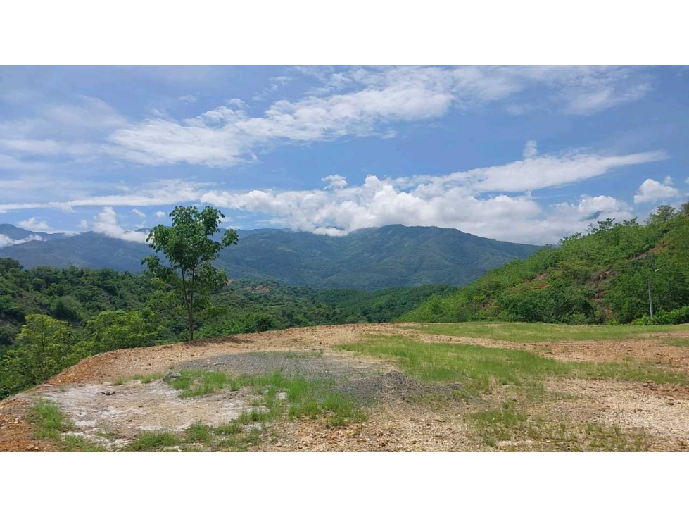 Venta de lote en parcelacion ubicado entre san jeronimo