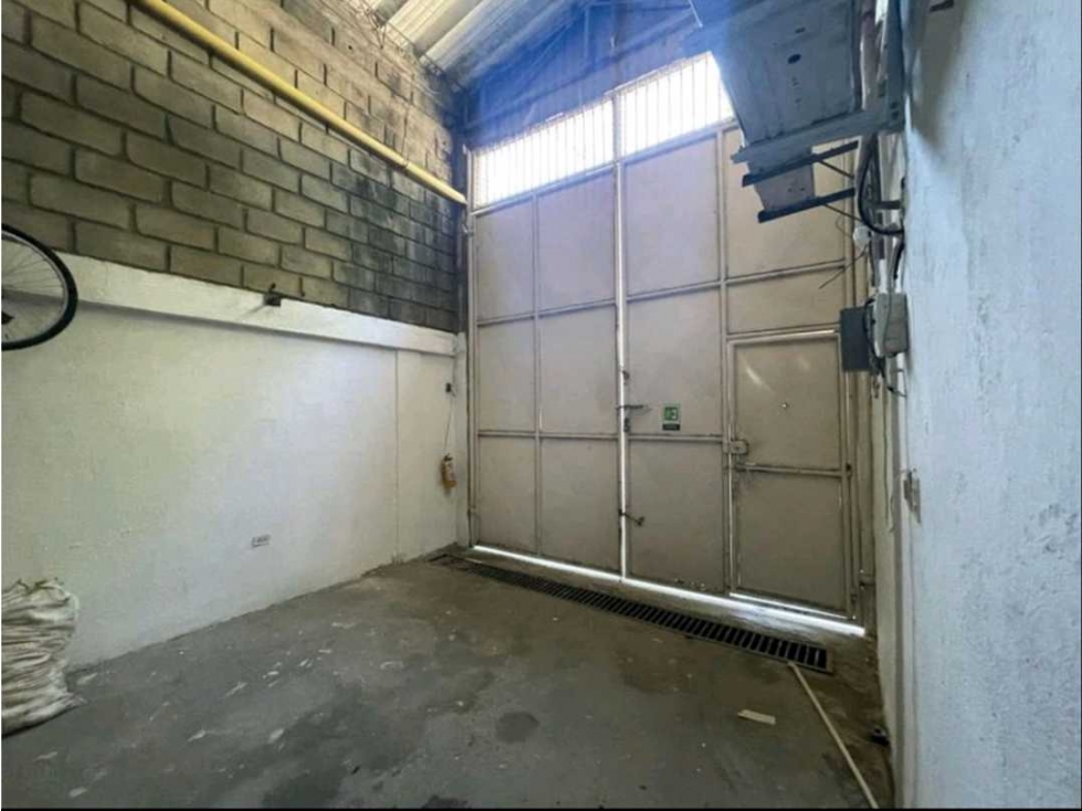 Venta Bodega Via principal El Rodadero. Santa Marta. 266.7 m2 - 3