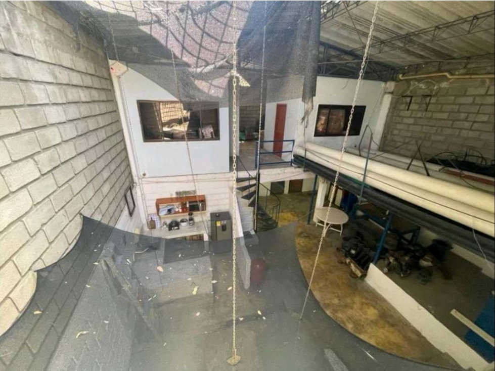 Venta Bodega Via principal El Rodadero. Santa Marta. 266.7 m2 - 5