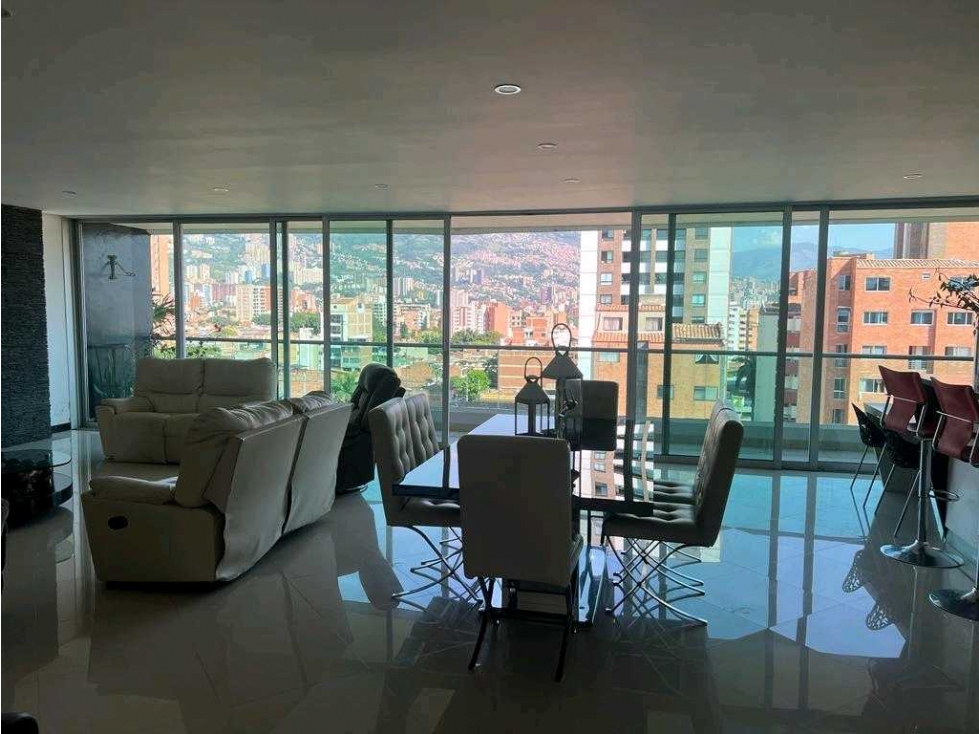 Venta Penthouse en Laureles con terraza. 306 m2